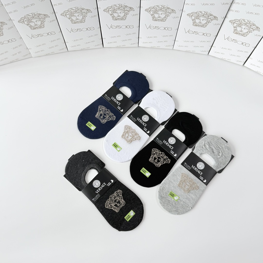 💛配专柜包装 VERSACE（范思哲）新款船袜堆堆袜袜子！一盒五双，专柜同步筒袜袜子，💛大牌出街，潮人必备。超好搭