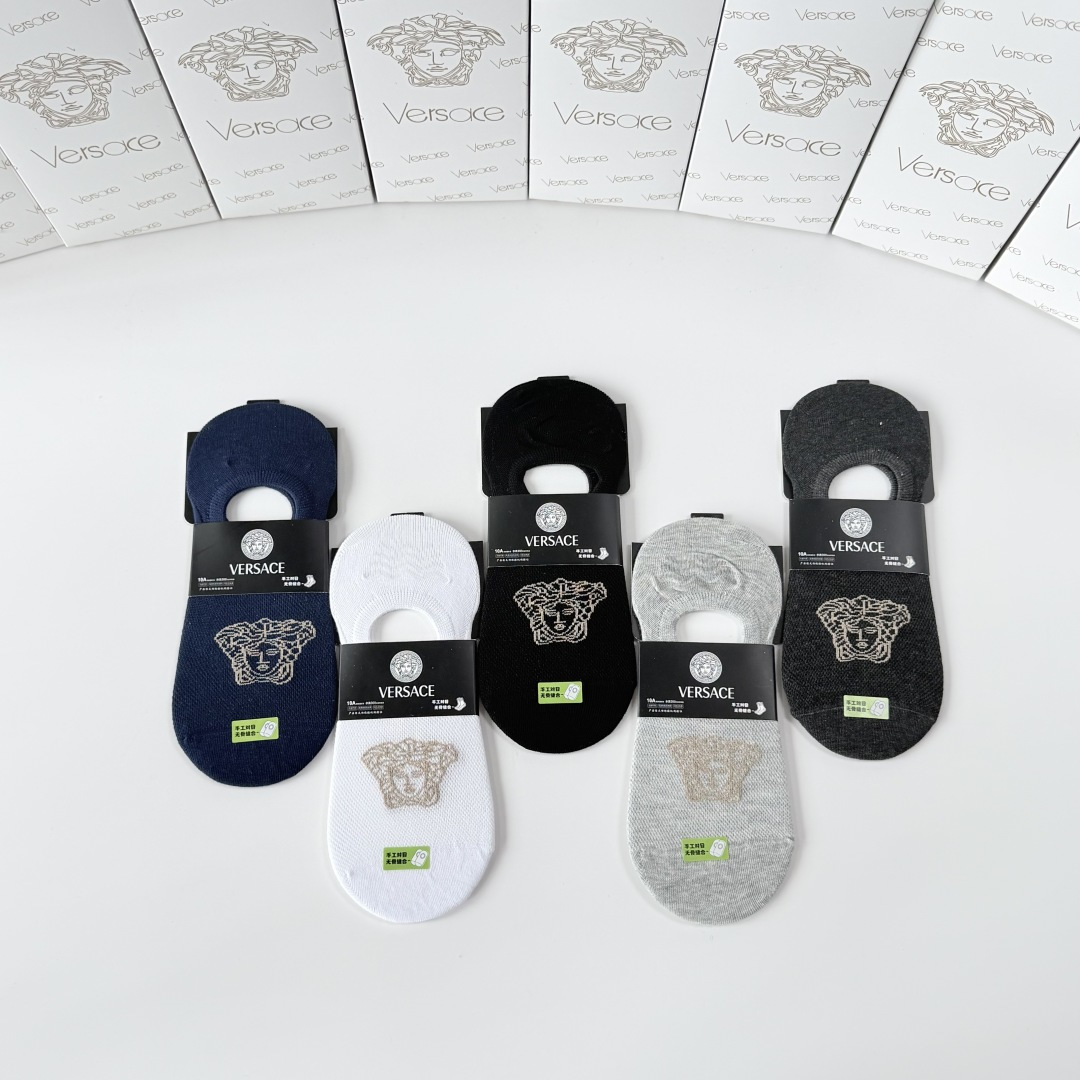 💛配专柜包装 VERSACE（范思哲）新款船袜堆堆袜袜子！一盒五双，专柜同步筒袜袜子，💛大牌出街，潮人必备。超好搭