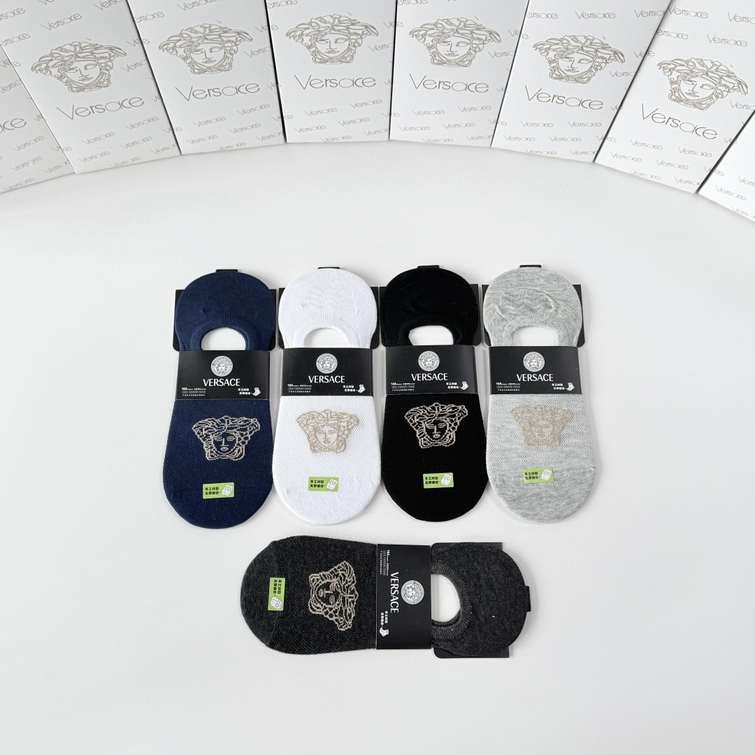 💛配专柜包装 VERSACE（范思哲）新款船袜堆堆袜袜子！一盒五双，专柜同步筒袜袜子，💛大牌出街，潮人必备。超好搭