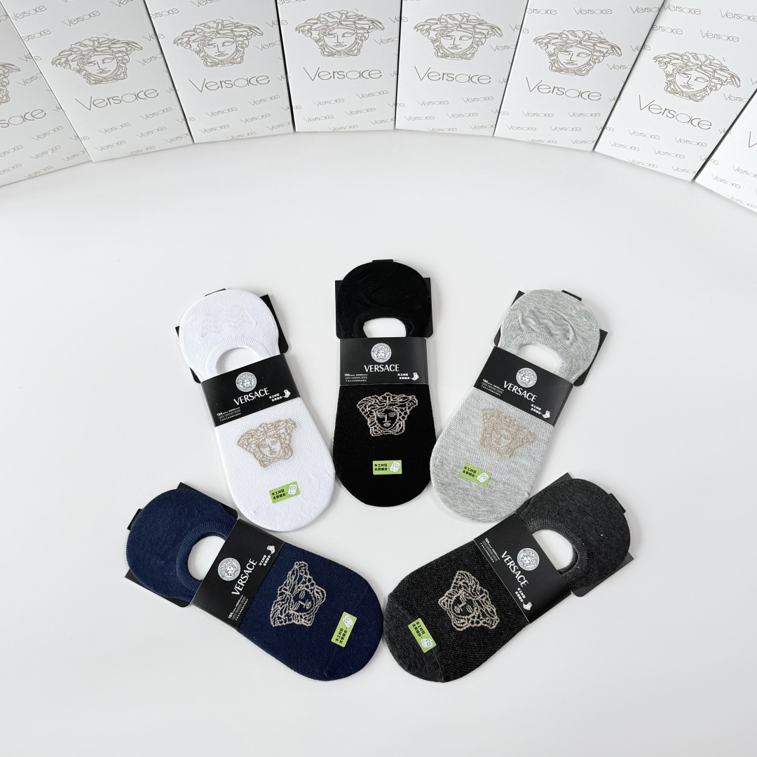 💛配专柜包装 VERSACE（范思哲）新款船袜堆堆袜袜子！一盒五双，专柜同步筒袜袜子，💛大牌出街，潮人必备。超好搭