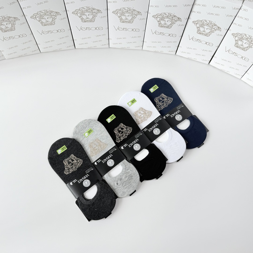 💛配专柜包装 VERSACE（范思哲）新款船袜堆堆袜袜子！一盒五双，专柜同步筒袜袜子，💛大牌出街，潮人必备。超好搭