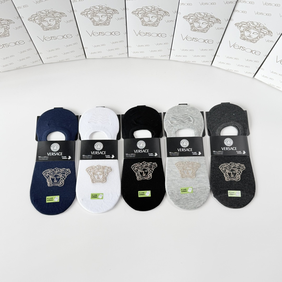 💛配专柜包装 VERSACE（范思哲）新款船袜堆堆袜袜子！一盒五双，专柜同步筒袜袜子，💛大牌出街，潮人必备。超好搭