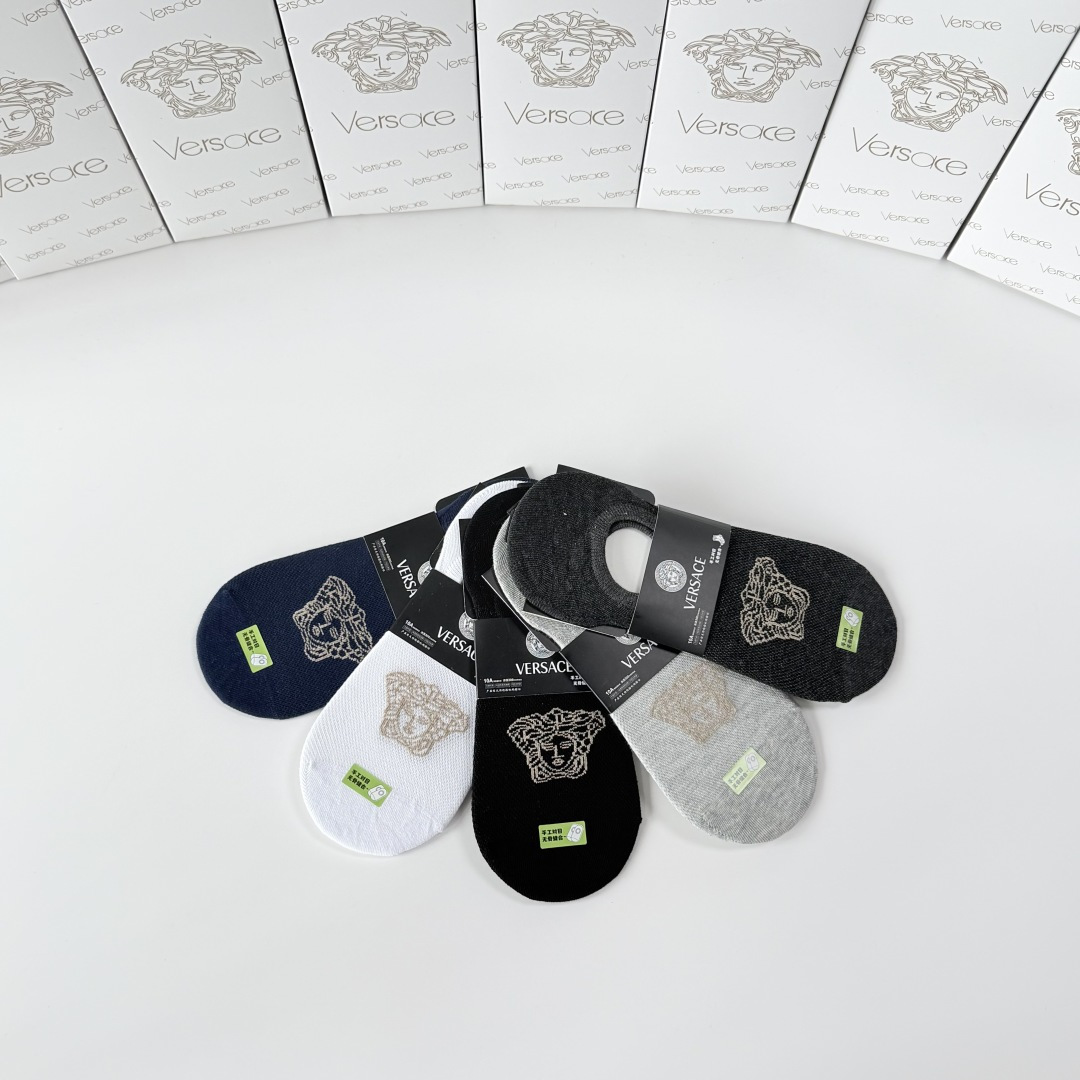 💛配专柜包装 VERSACE（范思哲）新款船袜堆堆袜袜子！一盒五双，专柜同步筒袜袜子，💛大牌出街，潮人必备。超好搭