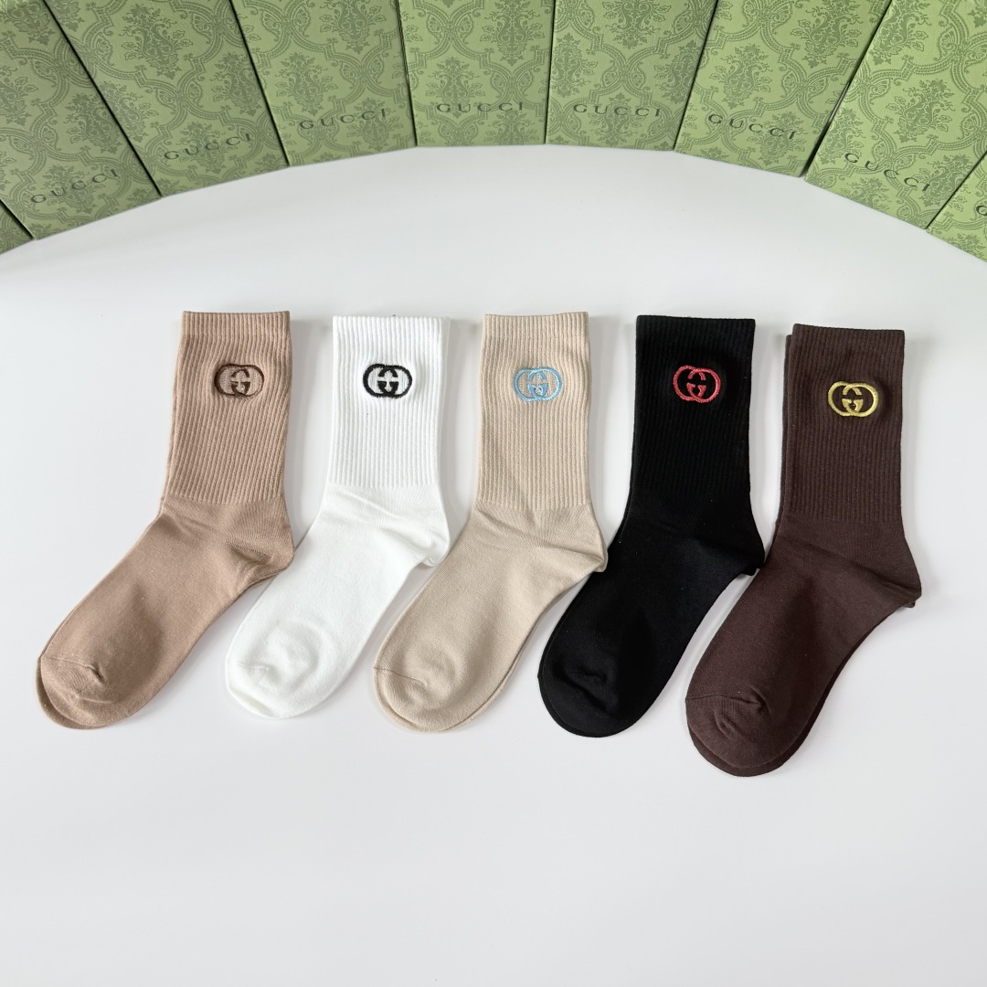 NO:940844,Special packaging: Gucci's new embroidered mid-length socks!  Five pairs in a box, synchronized tube socks at the counter, big brands out on the street, must-have socks for fashionistas, stockings, socks, gucci, gucci, socks19860909特 配包装 Gucci（古驰）新款刺绣中长筒款堆堆袜袜子！一盒五双, 专柜同步筒款袜子,大牌出街,潮人必备超好搭袜子,丝袜,袜子,gucci,gucci,socks,accessory