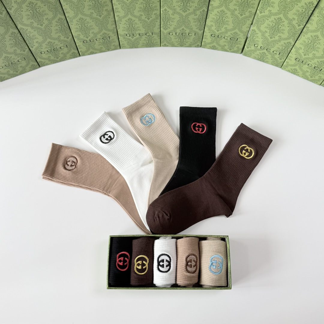 💛配包装 Gucci（古驰）新款刺绣中长筒款堆堆袜袜子！一盒五双， 专柜同步筒款袜子，💛大牌出街，潮人必备🔥超好搭
