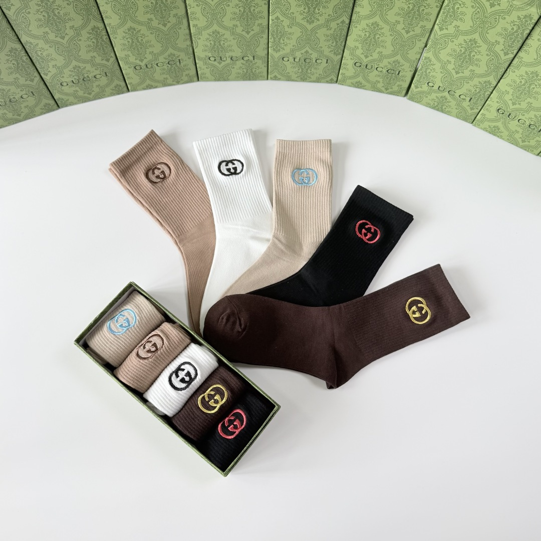 💛配包装 Gucci（古驰）新款刺绣中长筒款堆堆袜袜子！一盒五双， 专柜同步筒款袜子，💛大牌出街，潮人必备🔥超好搭