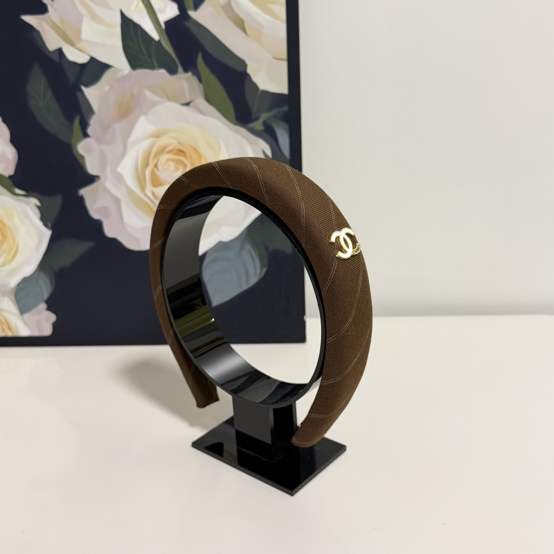 NO:941887,Specially equipped with counter packaging, Chanel's latest hairbands. Little fairies can get it now. Special materials. No hair. Can be salty or sweet ~ hairpins, hairpins, chanel, chanel, hairpins19860909特 配专柜包装 Chanel（香奈儿）最新发箍 小仙女快入手 特殊材质 不嘞头 可盐可甜～发夹,发夹,chanel,chanel,hairpins,accessory