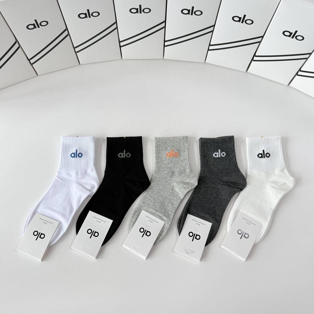 NO:940863,Specially packaged ALO (Alo) new mid-length pile socks!  Five pairs in a box, synchronized tube socks at the counter, big brands out on the street, must-have socks for fashionistas, stockings, socks, socks19860909特 配包装 ALO（阿洛）新款中长款堆堆袜袜子！一盒五双, 专柜同步筒款袜子,大牌出街,潮人必备超好搭袜子,丝袜,袜子,socks,accessory