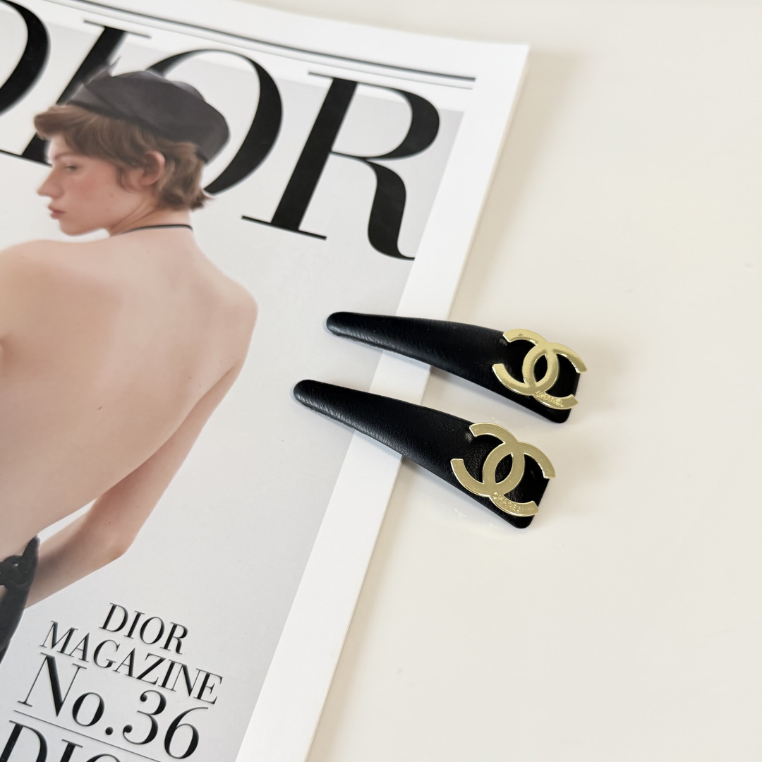 NO:941890,Special (pair) with full package Chanel (Chanel) this year's best-selling new vintage vintage hairpins, a super fairy pair, fashionable, casual hairpins, hairpins, chanel, chanel, hairpins19860909特（一对）配全套包装 Chanel（香奈儿）今年最好卖的新款 Vintage中古复古发夹 超仙的一对 时髦精 随便入的款发夹,发夹,chanel,chanel,hairpins,accessory
