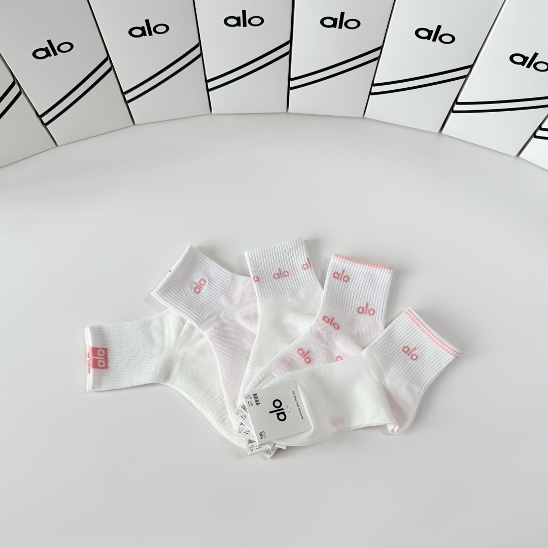 💛配包装 ALO（阿洛）新款中长款堆堆袜袜子！一盒五双， 专柜同步筒款袜子，💛大牌出街，潮人必备🔥超好搭