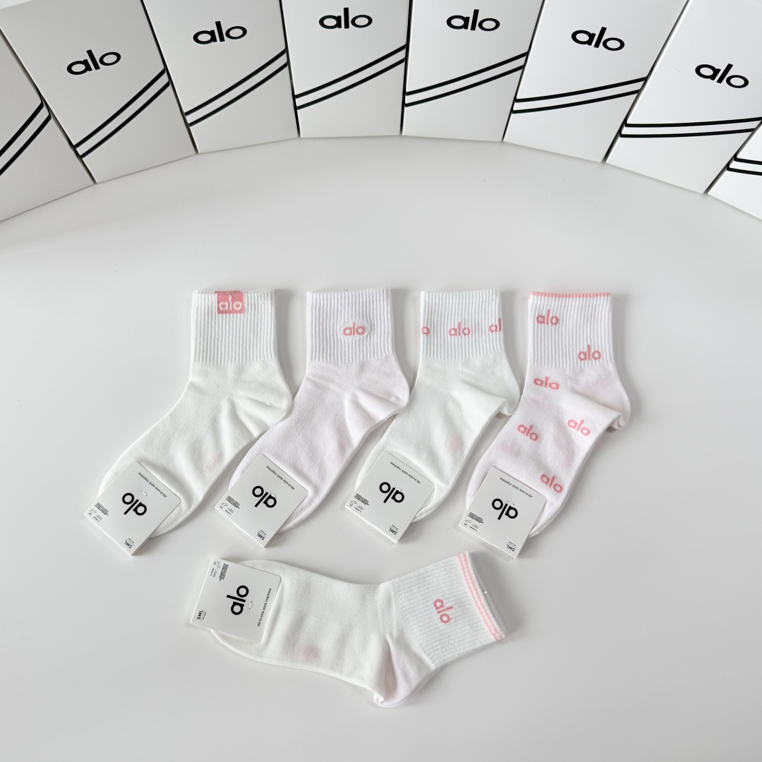 💛配包装 ALO（阿洛）新款中长款堆堆袜袜子！一盒五双， 专柜同步筒款袜子，💛大牌出街，潮人必备🔥超好搭