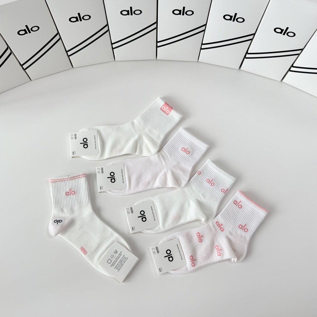 💛配包装 ALO（阿洛）新款中长款堆堆袜袜子！一盒五双， 专柜同步筒款袜子，💛大牌出街，潮人必备🔥超好搭