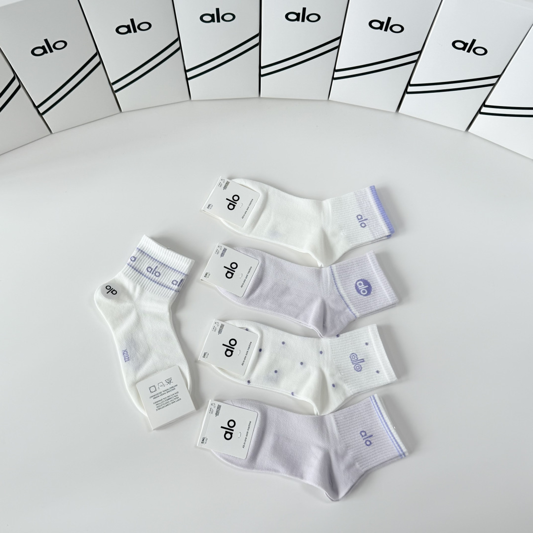 💛配包装 ALO（阿洛）新款中长款堆堆袜袜子！一盒五双， 专柜同步筒款袜子，💛大牌出街，潮人必备🔥超好搭