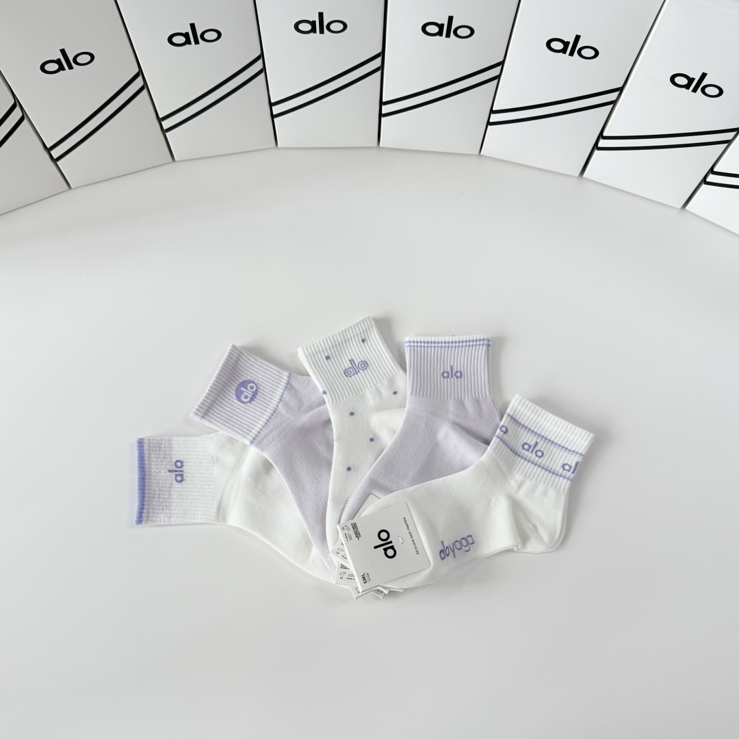 💛配包装 ALO（阿洛）新款中长款堆堆袜袜子！一盒五双， 专柜同步筒款袜子，💛大牌出街，潮人必备🔥超好搭