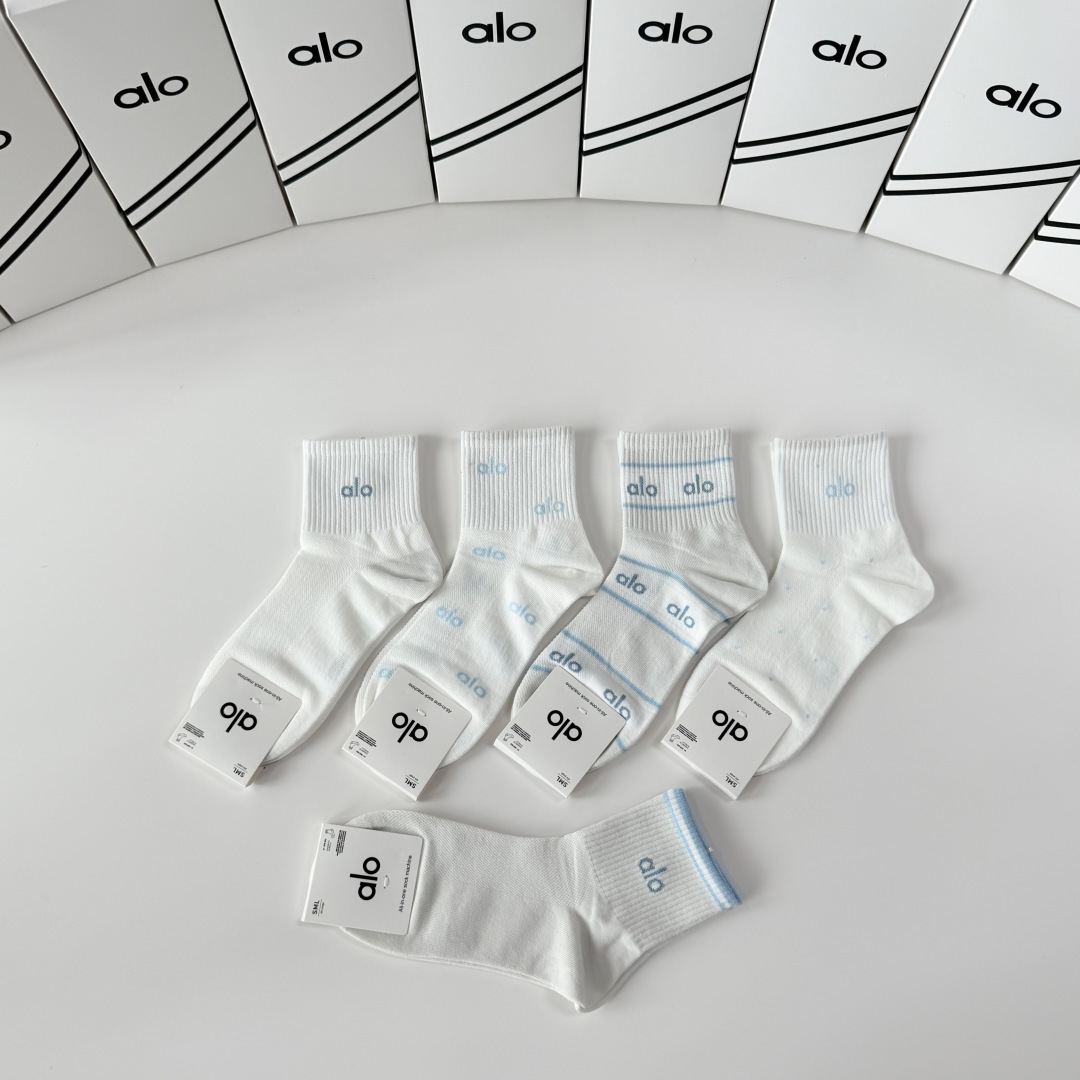 💛配包装 ALO（阿洛）新款中长款堆堆袜袜子！一盒五双， 专柜同步筒款袜子，💛大牌出街，潮人必备🔥超好搭