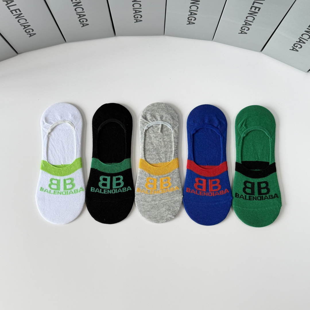 💛配专柜包装 Balenciaga（巴黎世家）新款船袜隐形袜堆堆袜袜子！一盒五双，专柜同步筒袜袜子，💛大牌出街，潮人必备