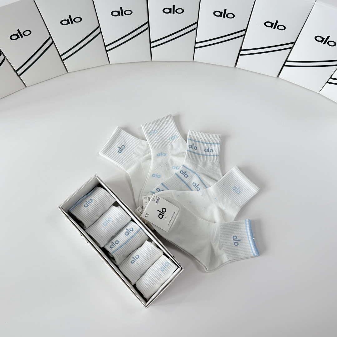 💛配包装 ALO（阿洛）新款中长款堆堆袜袜子！一盒五双， 专柜同步筒款袜子，💛大牌出街，潮人必备🔥超好搭