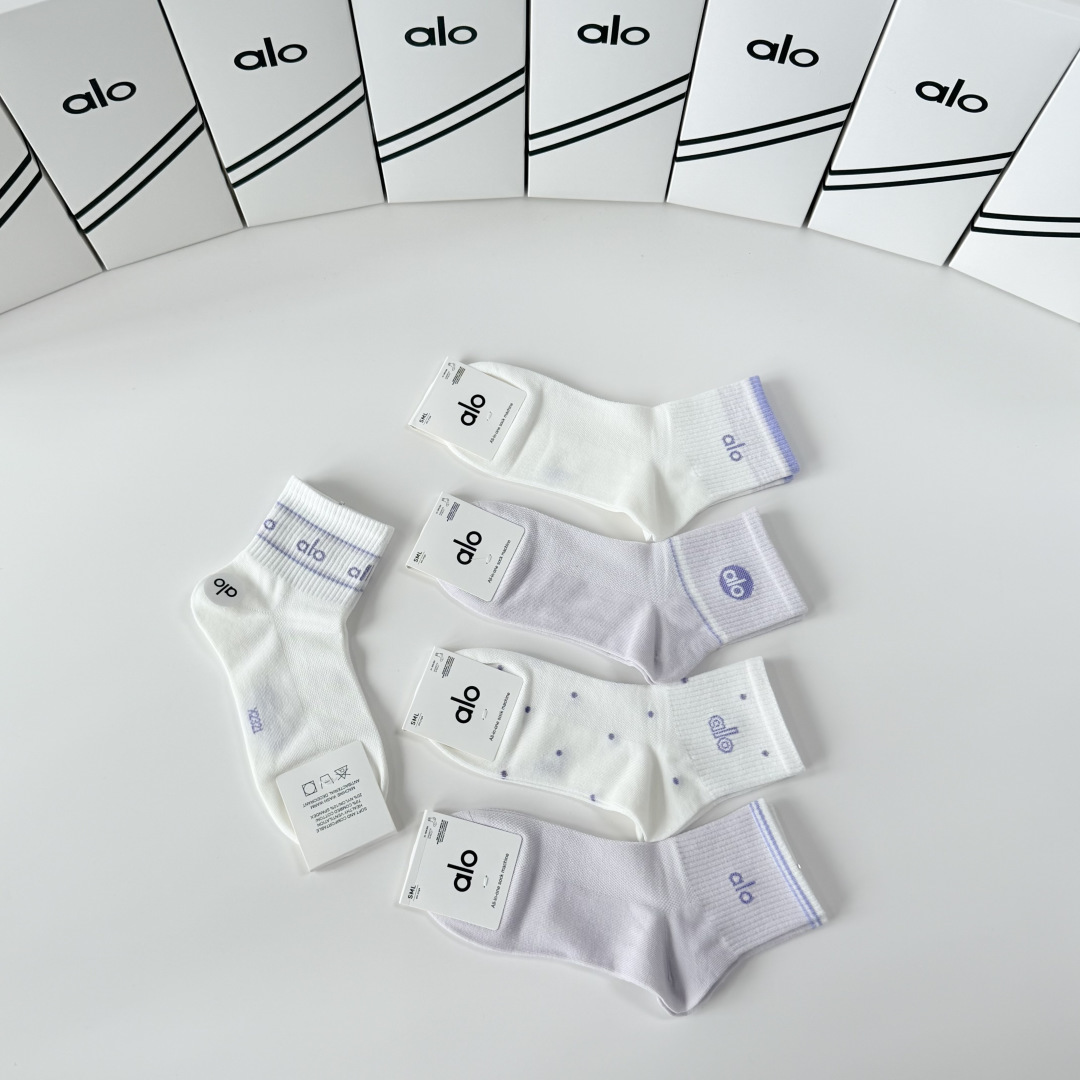 💛配包装 ALO（阿洛）新款中长款堆堆袜袜子！一盒五双， 专柜同步筒款袜子，💛大牌出街，潮人必备🔥超好搭