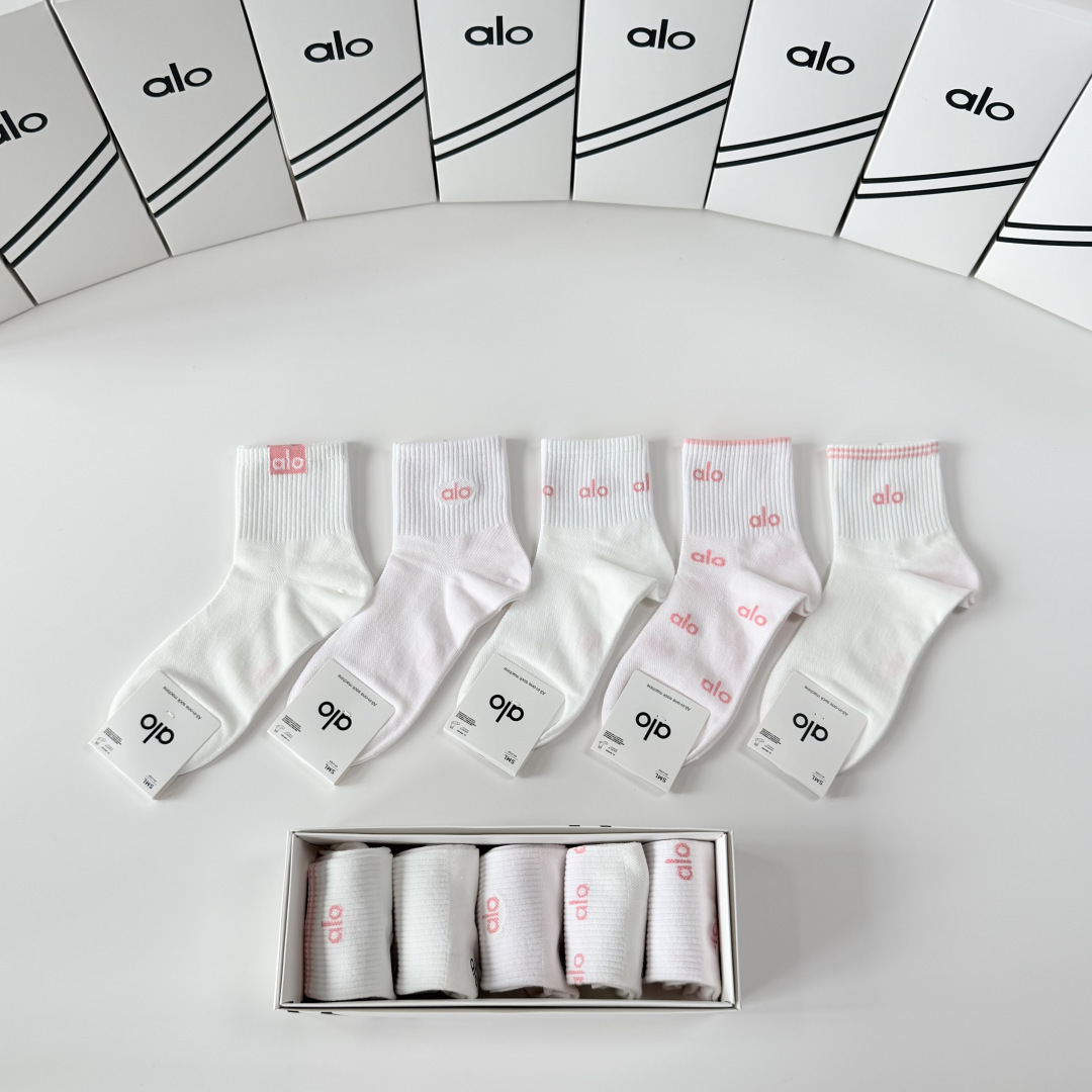 💛配包装 ALO（阿洛）新款中长款堆堆袜袜子！一盒五双， 专柜同步筒款袜子，💛大牌出街，潮人必备🔥超好搭