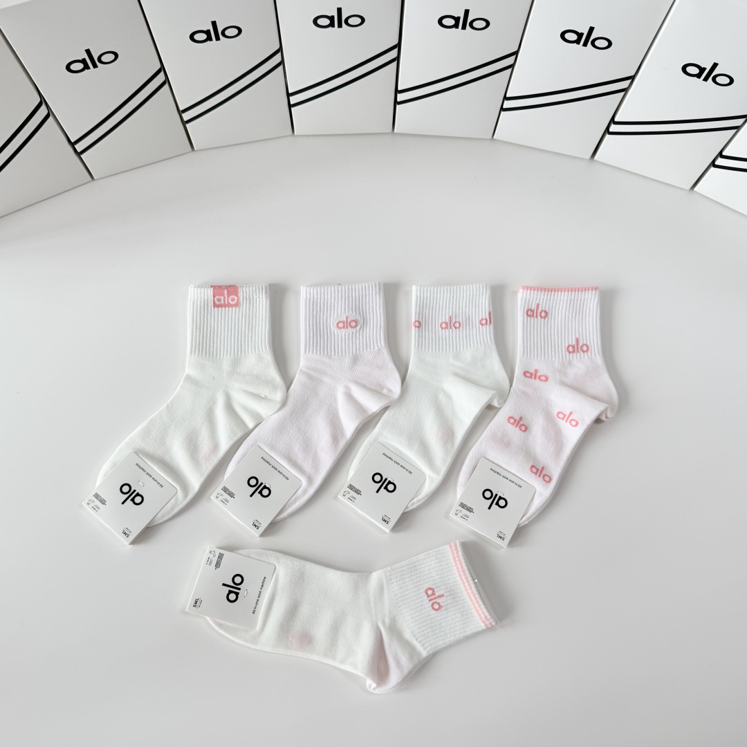 💛配包装 ALO（阿洛）新款中长款堆堆袜袜子！一盒五双， 专柜同步筒款袜子，💛大牌出街，潮人必备🔥超好搭