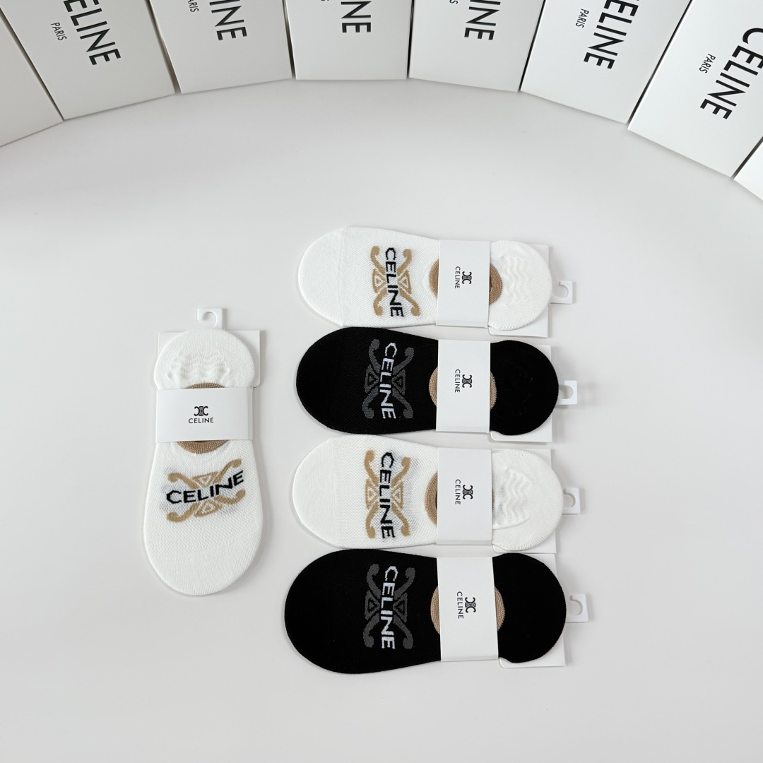 💛配包装 CELINE（赛琳）新款船袜堆堆袜袜子！一盒五双， 专柜同步筒款袜子，💛大牌出街，潮人必备🔥超好搭