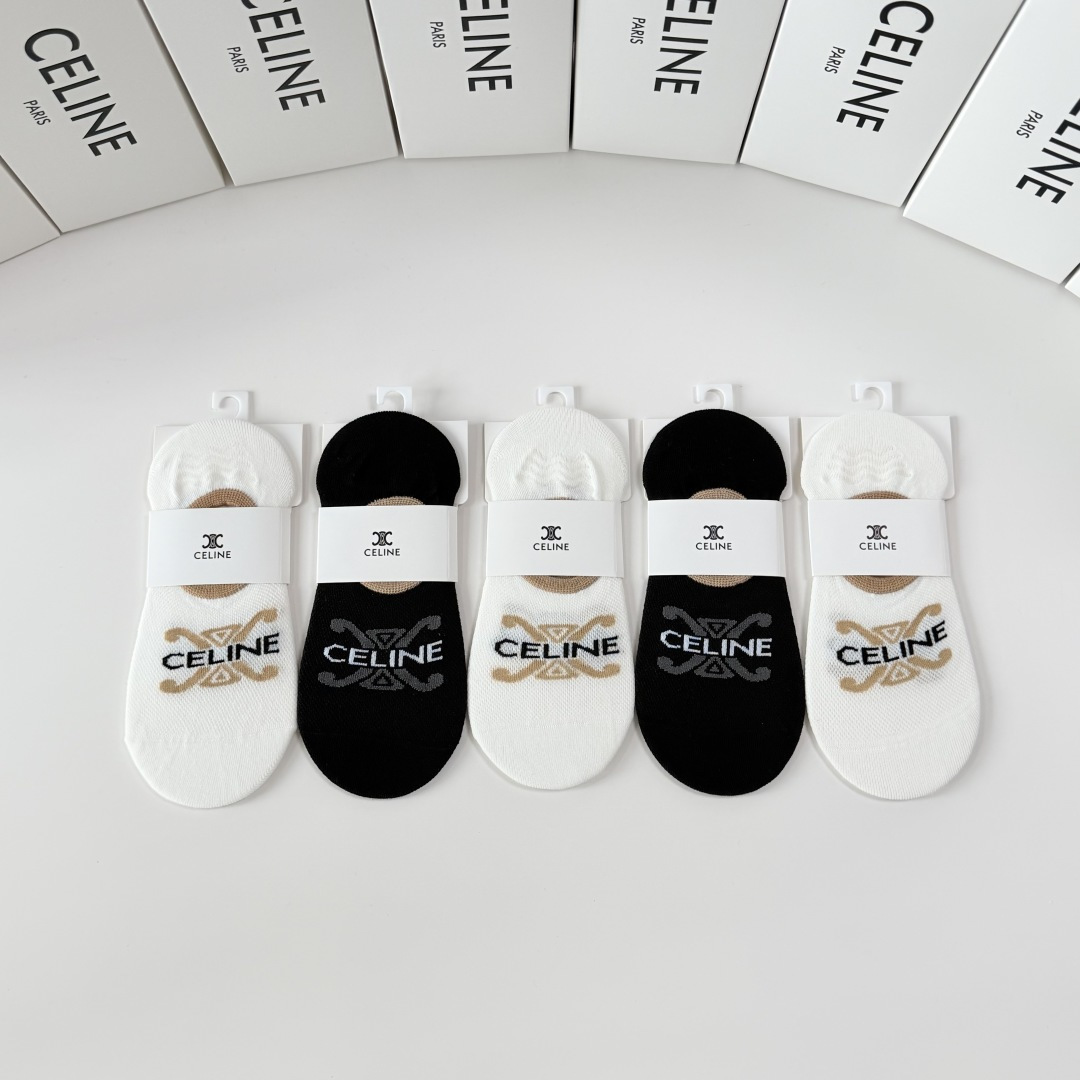 💛配包装 CELINE（赛琳）新款船袜堆堆袜袜子！一盒五双， 专柜同步筒款袜子，💛大牌出街，潮人必备🔥超好搭