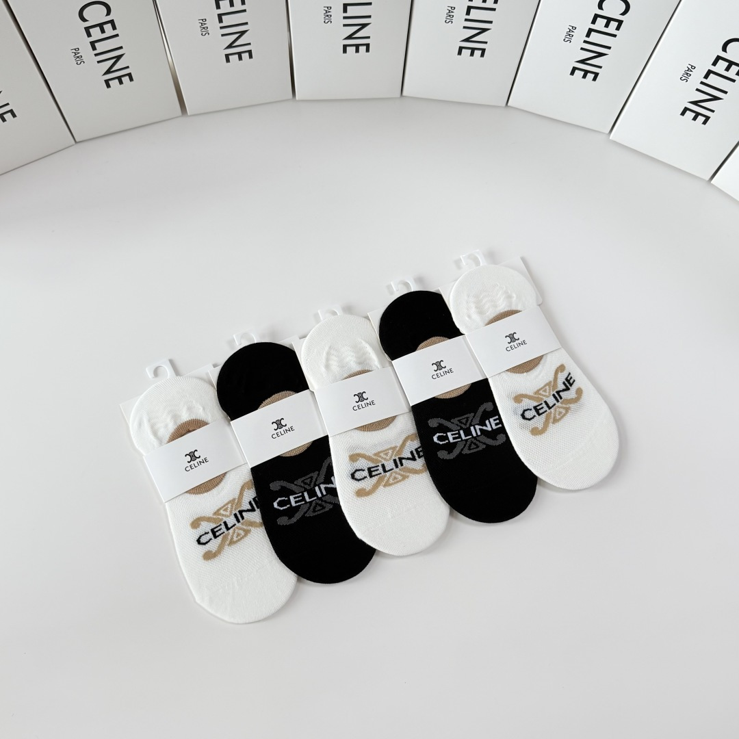💛配包装 CELINE（赛琳）新款船袜堆堆袜袜子！一盒五双， 专柜同步筒款袜子，💛大牌出街，潮人必备🔥超好搭