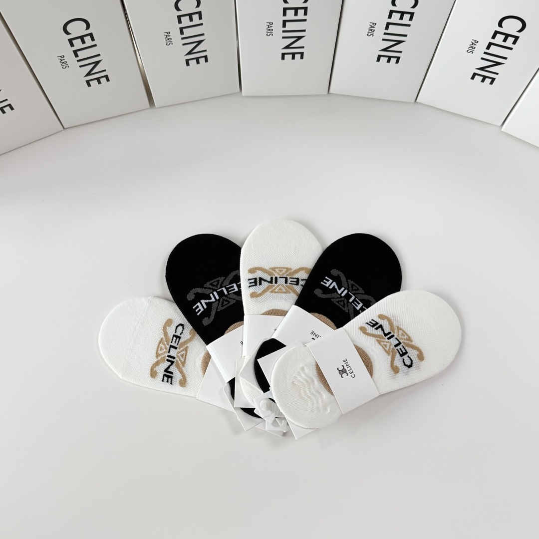 💛配包装 CELINE（赛琳）新款船袜堆堆袜袜子！一盒五双， 专柜同步筒款袜子，💛大牌出街，潮人必备🔥超好搭