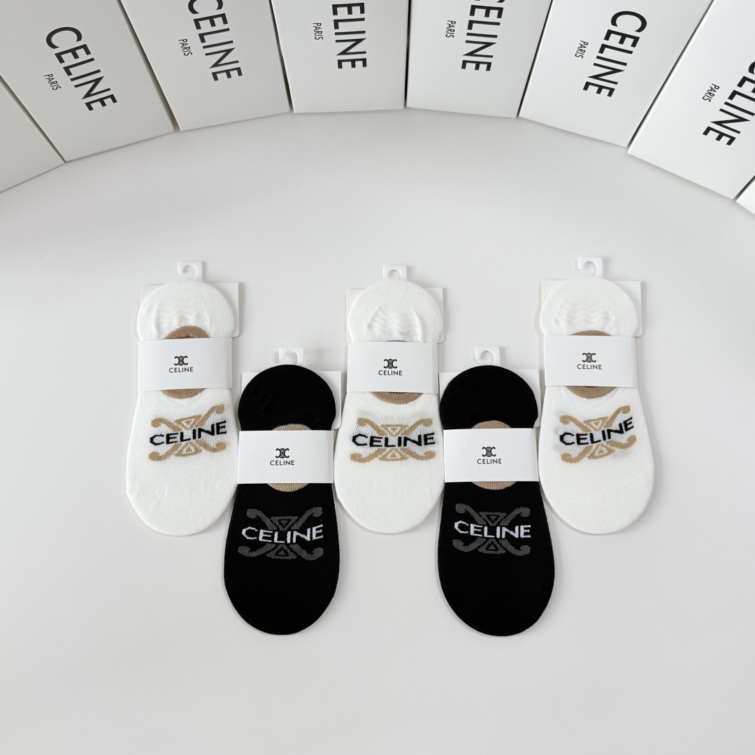 💛配包装 CELINE（赛琳）新款船袜堆堆袜袜子！一盒五双， 专柜同步筒款袜子，💛大牌出街，潮人必备🔥超好搭