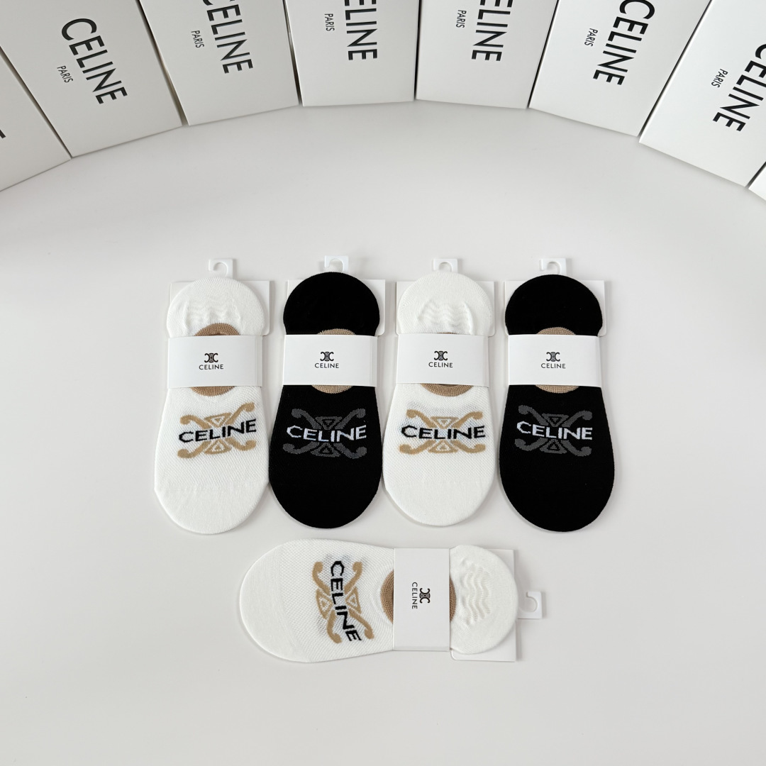 💛配包装 CELINE（赛琳）新款船袜堆堆袜袜子！一盒五双， 专柜同步筒款袜子，💛大牌出街，潮人必备🔥超好搭