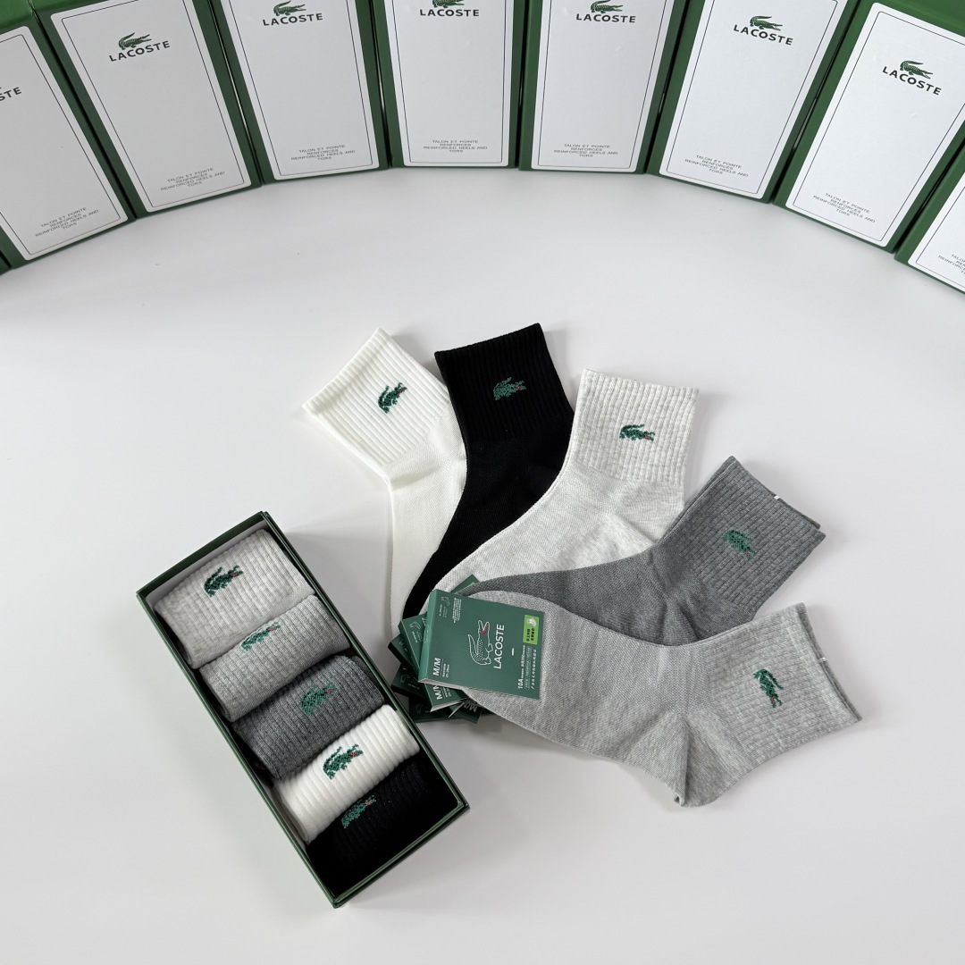 💛配专柜包装 LACOSTE（鳄鱼）新款中长款堆堆袜袜子！一盒五双，专柜同步筒袜袜子，💛大牌出街，潮人必备🔥超好搭。