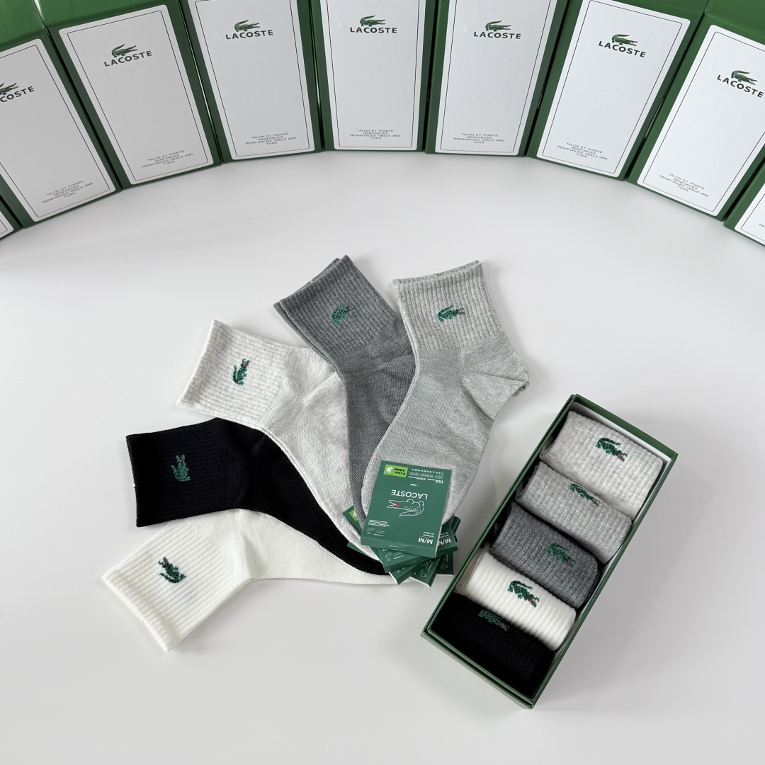 💛配专柜包装 LACOSTE（鳄鱼）新款中长款堆堆袜袜子！一盒五双，专柜同步筒袜袜子，💛大牌出街，潮人必备🔥超好搭。