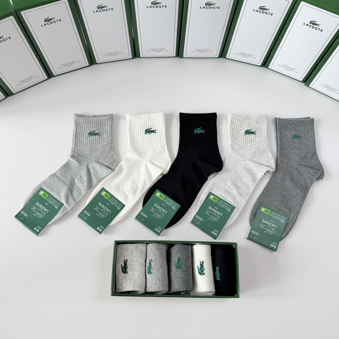 💛配专柜包装 LACOSTE（鳄鱼）新款中长款堆堆袜袜子！一盒五双，专柜同步筒袜袜子，💛大牌出街，潮人必备🔥超好搭。