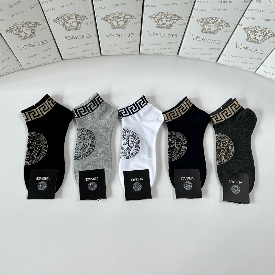 💛配专柜包装 VERSACE（范思哲） 新款中短款堆堆袜袜子！一盒五双，专柜同步筒袜袜子，💛大牌出街，潮人必备🔥超好搭