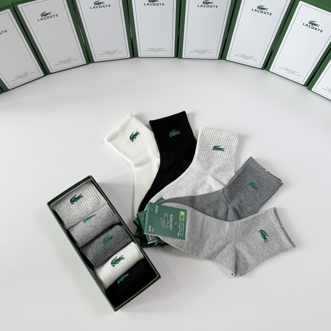 💛配专柜包装 LACOSTE（鳄鱼）新款中长款堆堆袜袜子！一盒五双，专柜同步筒袜袜子，💛大牌出街，潮人必备🔥超好搭。
