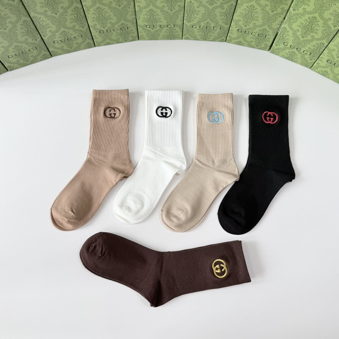 💛配包装 Gucci（古驰）新款刺绣中长筒款堆堆袜袜子！一盒五双， 专柜同步筒款袜子，💛大牌出街，潮人必备🔥超好搭