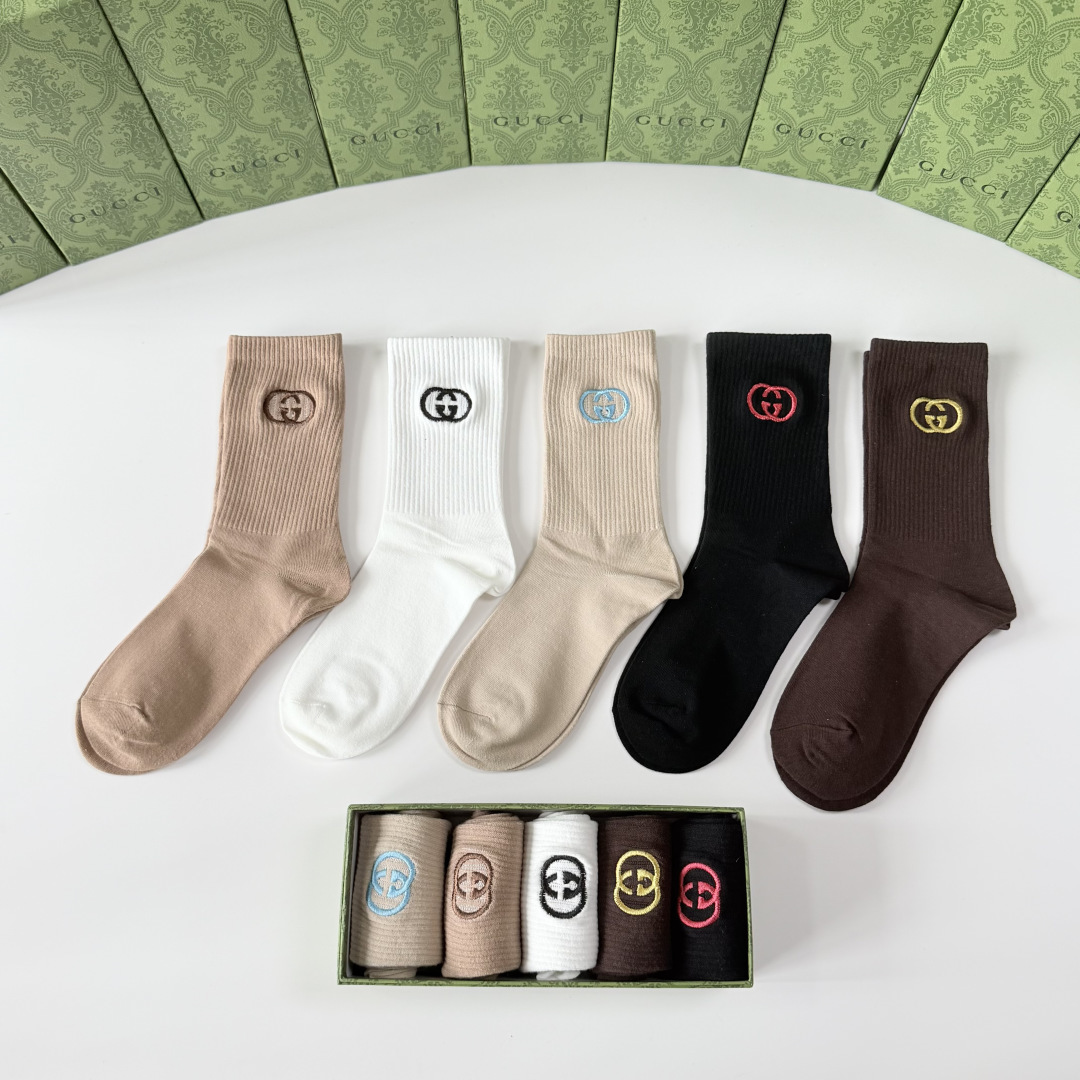 💛配包装 Gucci（古驰）新款刺绣中长筒款堆堆袜袜子！一盒五双， 专柜同步筒款袜子，💛大牌出街，潮人必备🔥超好搭