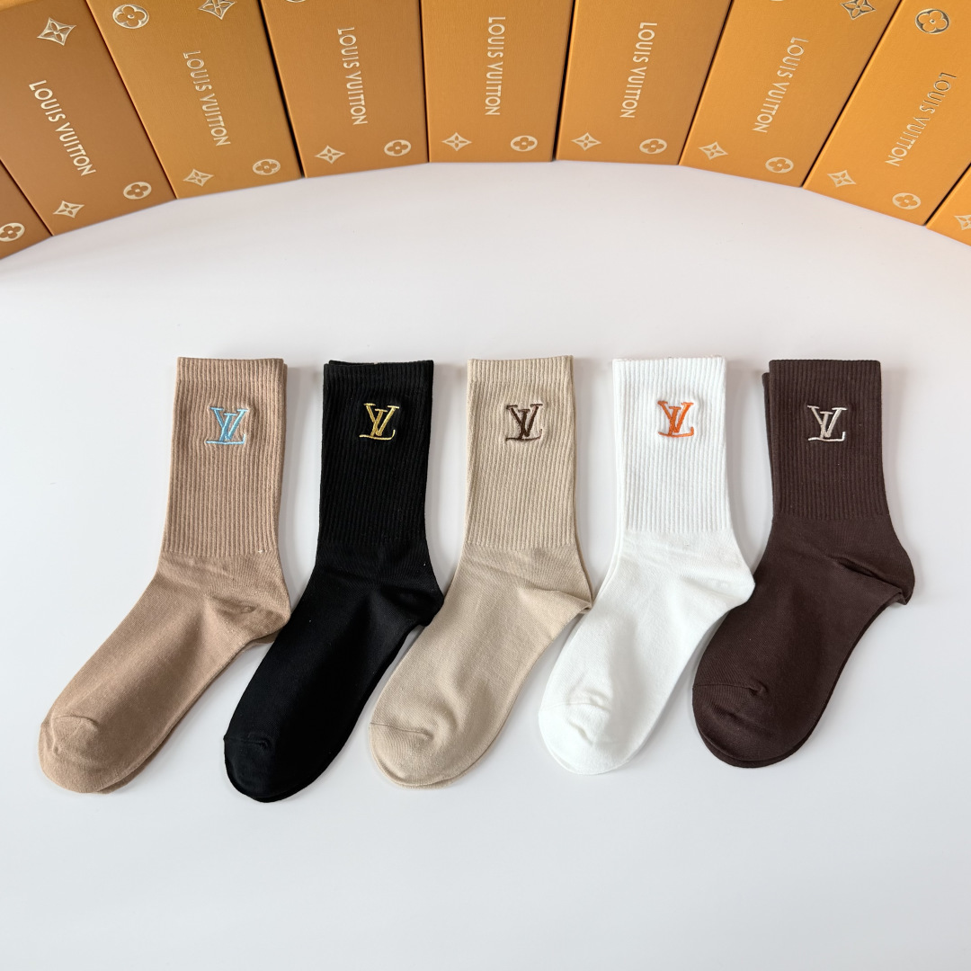 💛配包装 LV（路易威登）新款刺绣中长筒款堆堆袜袜子！一盒五双， 专柜同步筒款袜子，💛大牌出街，潮人必备🔥超好搭