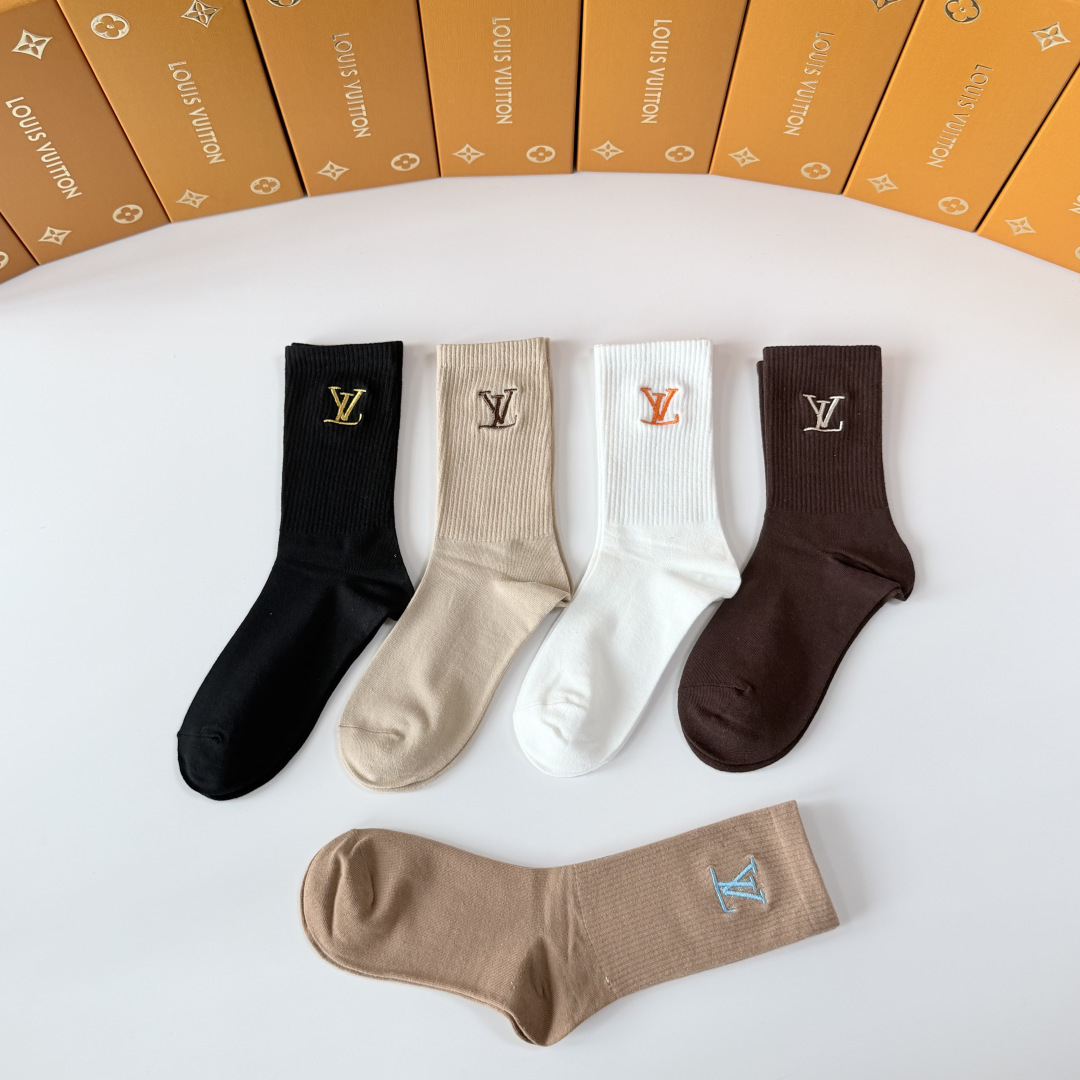 💛配包装 LV（路易威登）新款刺绣中长筒款堆堆袜袜子！一盒五双， 专柜同步筒款袜子，💛大牌出街，潮人必备🔥超好搭