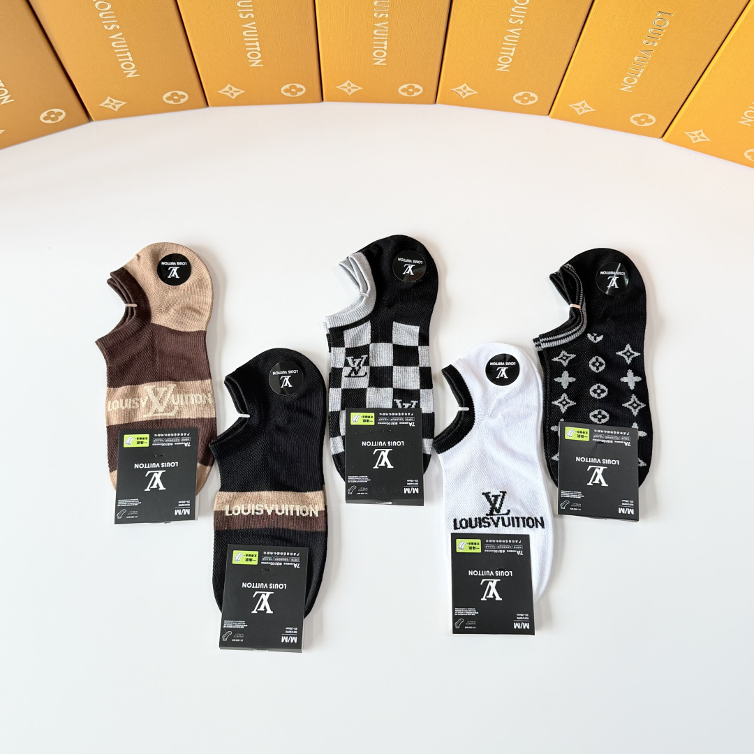 💛配包装 LV（路易威登）新款中短款堆堆袜袜子！一盒五双， 专柜同步筒款袜子，💛大牌出街，潮人必备🔥超好搭