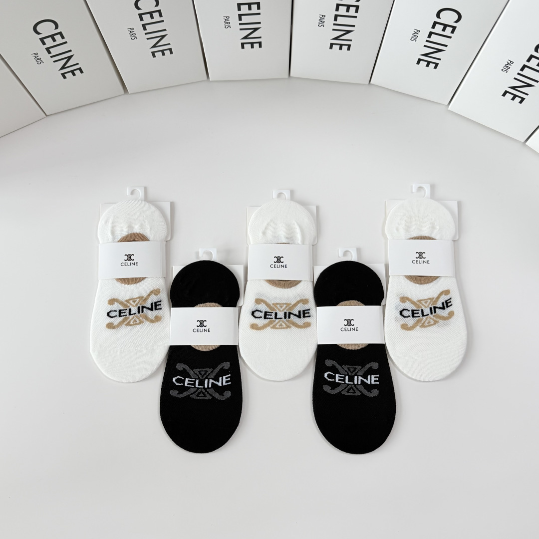 💛配包装 CELINE（赛琳）新款船袜堆堆袜袜子！一盒五双， 专柜同步筒款袜子，💛大牌出街，潮人必备🔥超好搭