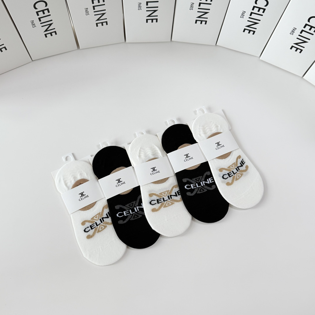 💛配包装 CELINE（赛琳）新款船袜堆堆袜袜子！一盒五双， 专柜同步筒款袜子，💛大牌出街，潮人必备🔥超好搭