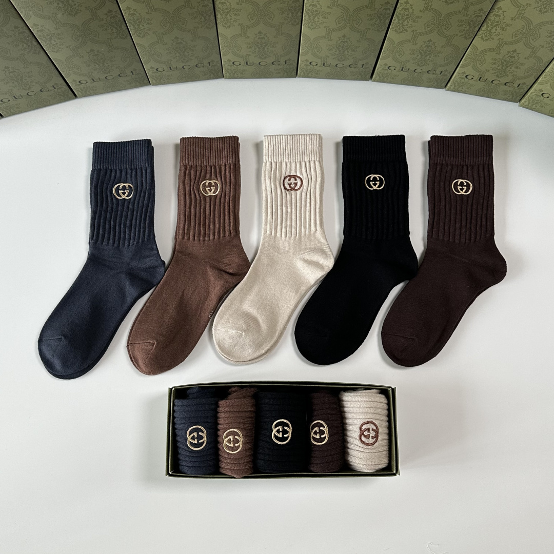 💛配专柜包装 Gucci（古驰）新款羊绒中长款堆堆袜袜子！一盒五双，专柜同步筒袜袜子，💛大牌出街，潮人必备🔥超好搭