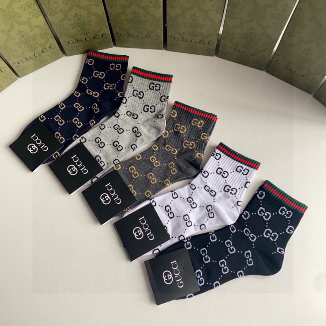 💛配专柜包装 Gucci（古驰）新款中长款堆堆袜袜子！一盒五双，专柜同步筒袜袜子，💛大牌出街，潮人必备🔥超好搭