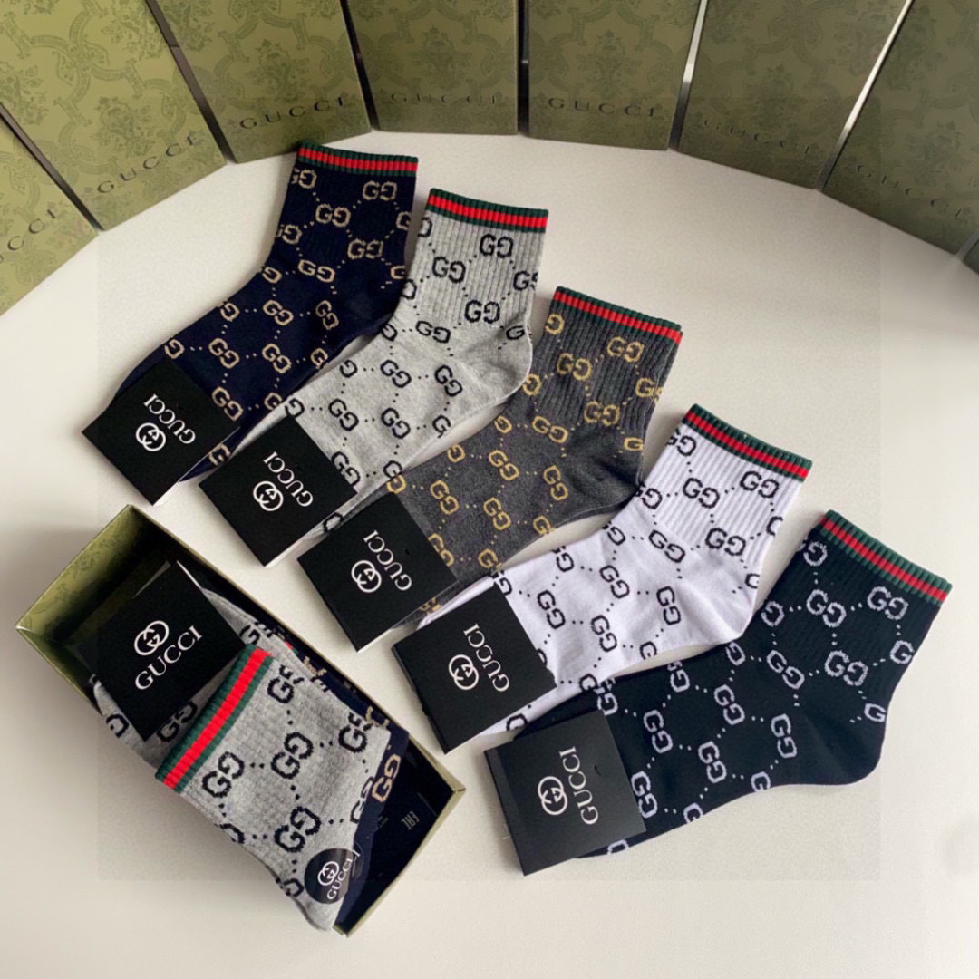 💛配专柜包装 Gucci（古驰）新款中长款堆堆袜袜子！一盒五双，专柜同步筒袜袜子，💛大牌出街，潮人必备🔥超好搭