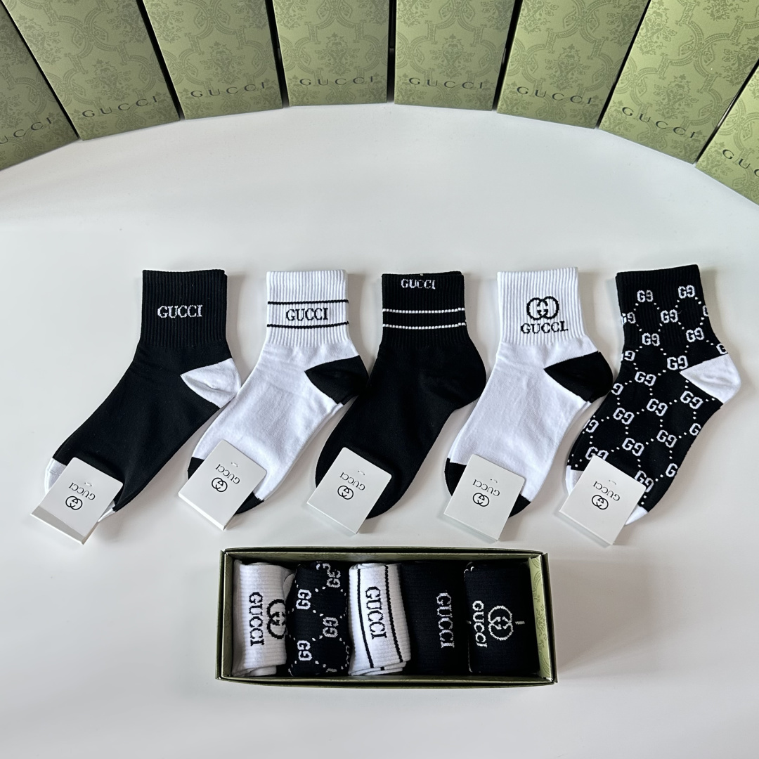💛配专柜包装 GUCCI（古驰）新款中长款堆堆袜袜子！一盒五双，专柜同步筒袜袜子，💛大牌出街，潮人必备🔥超好搭
