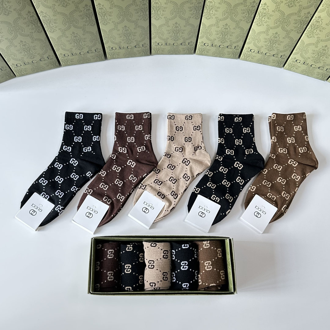 💛配专柜包装 Gucci（古驰）新款中长款堆堆袜袜子！一盒五双，专柜同步筒袜袜子，💛大牌出街，潮人必备🔥超好搭