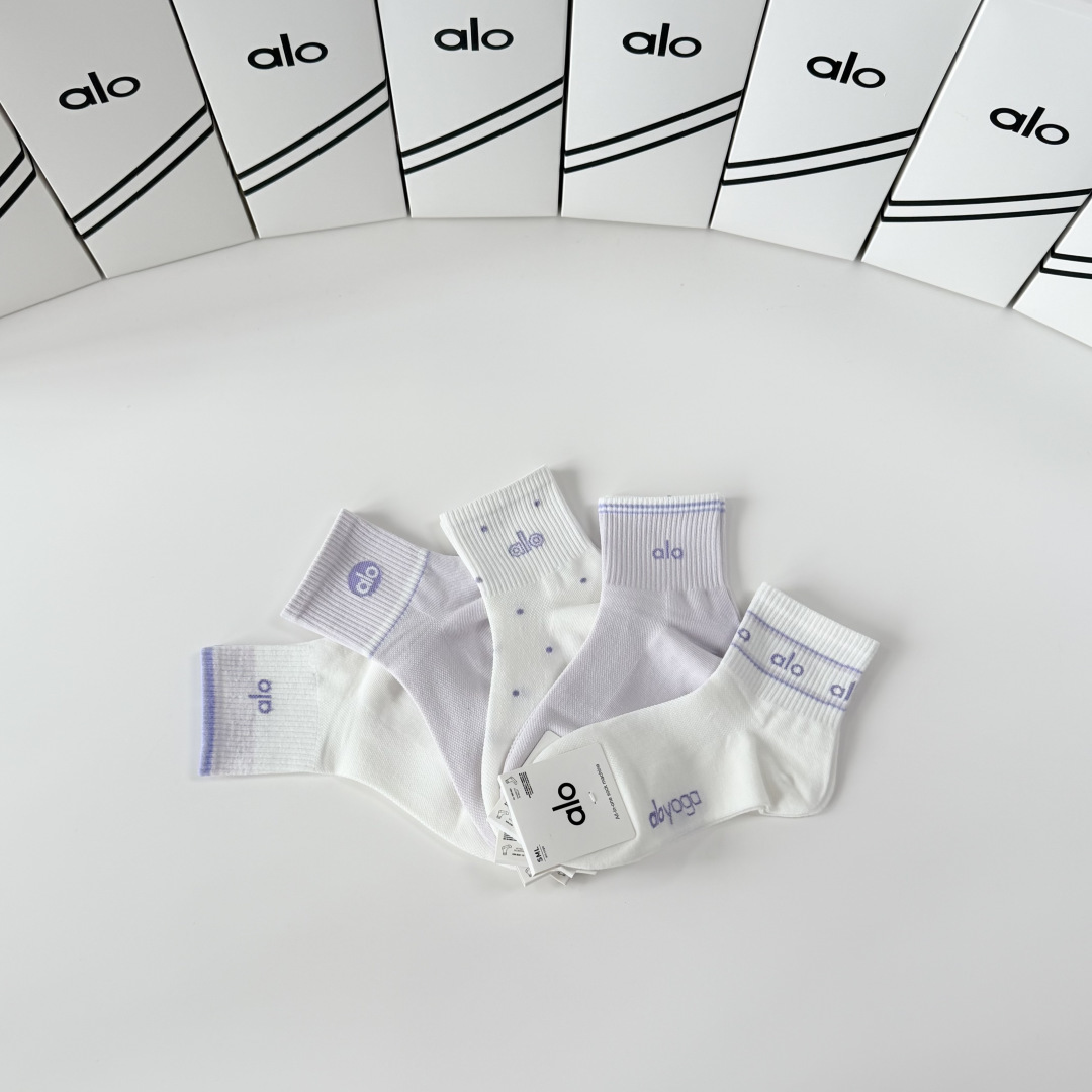 💛配包装 ALO（阿洛）新款中长款堆堆袜袜子！一盒五双， 专柜同步筒款袜子，💛大牌出街，潮人必备🔥超好搭
