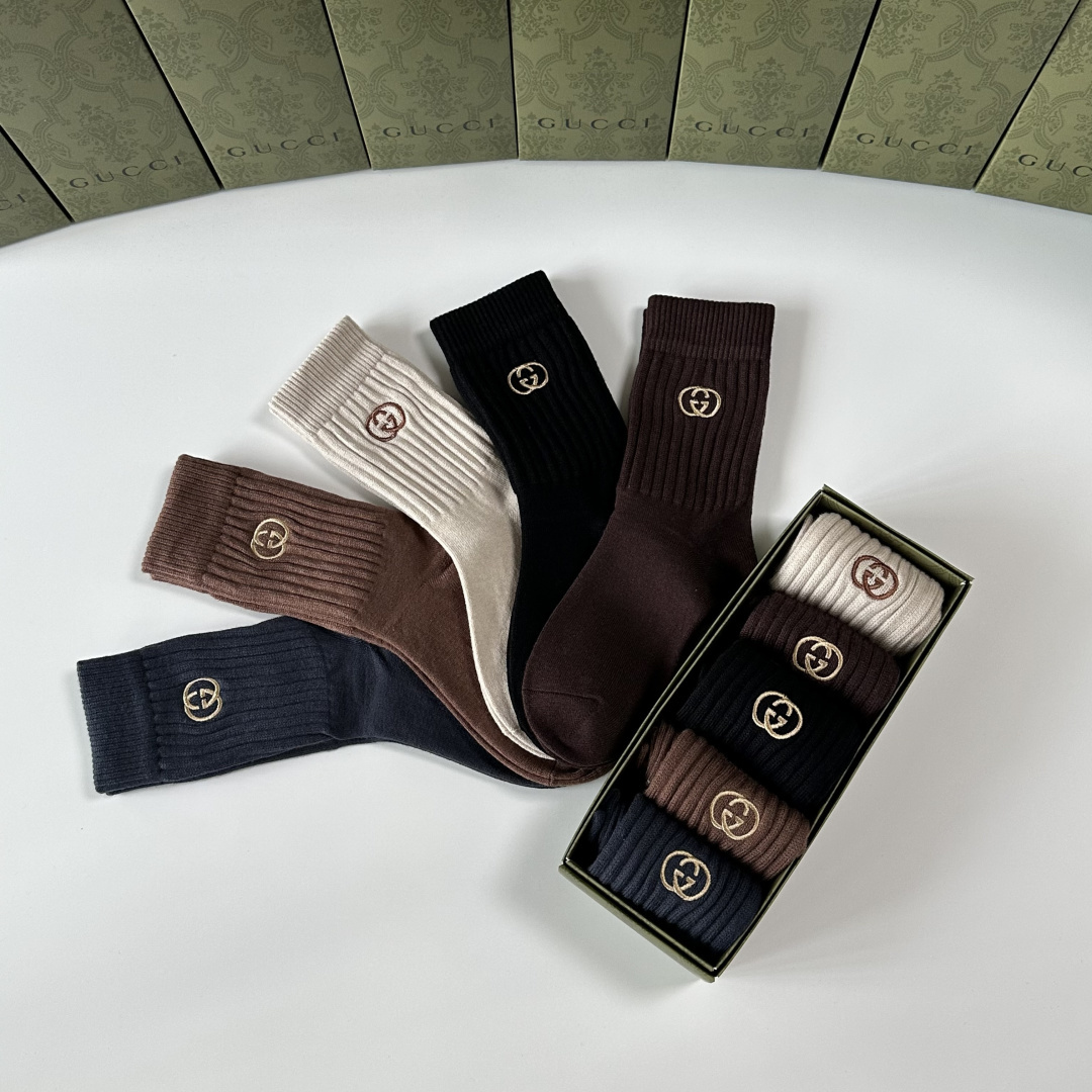 💛配专柜包装 Gucci（古驰）新款羊绒中长款堆堆袜袜子！一盒五双，专柜同步筒袜袜子，💛大牌出街，潮人必备🔥超好搭