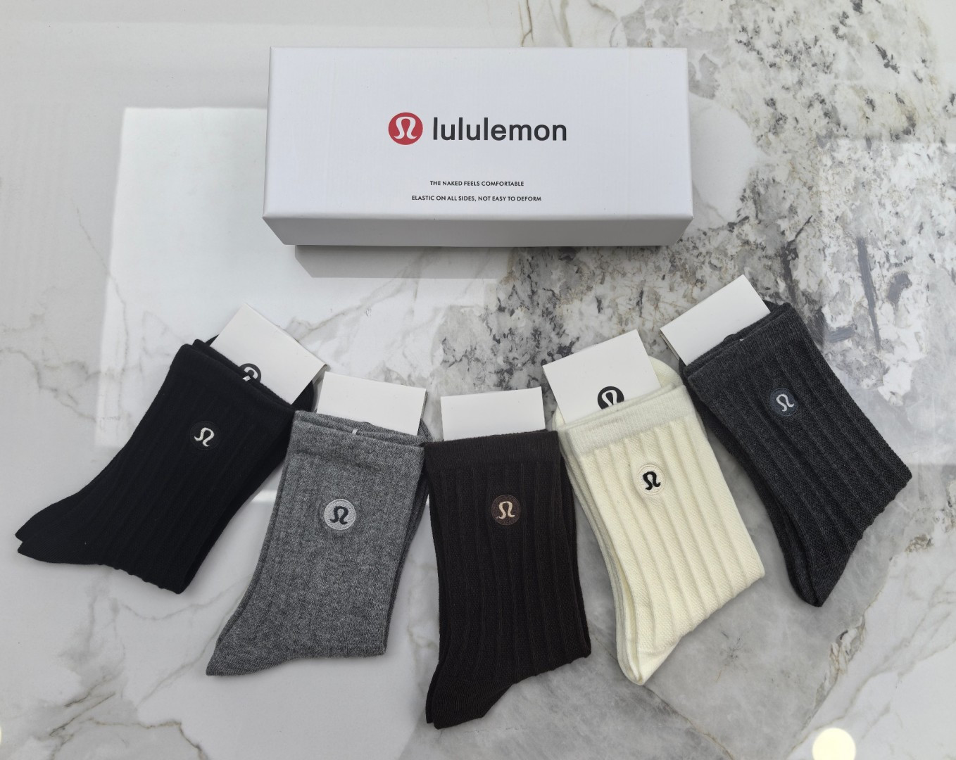 💛配专柜包装 luluemon(露露)最新双针中长筒刺绣款堆堆袜袜子！一盒五双，专柜同步筒袜袜子，💛大牌出街，潮人必备🔥